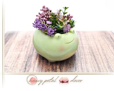 Lily Pad Love: Cute Ceramic Frog Planter with Drainage Hole | Succulent Planter | Cute Animal Planter | Flower Pot | *Planter only*